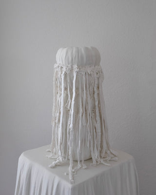 Entre Tejido, Pliegues y Yeso Vessel by Monica Curiel.JPG__PID:4de83ece-a934-4414-9be7-6eb45106016d